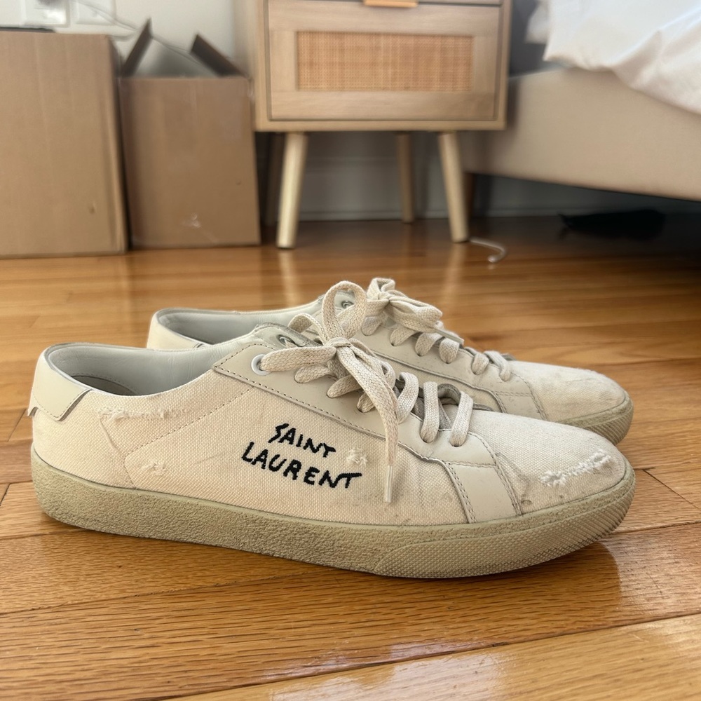 Saint Laurent
Saint Laurent Court Classic SL/06 Embroidered Sneakers